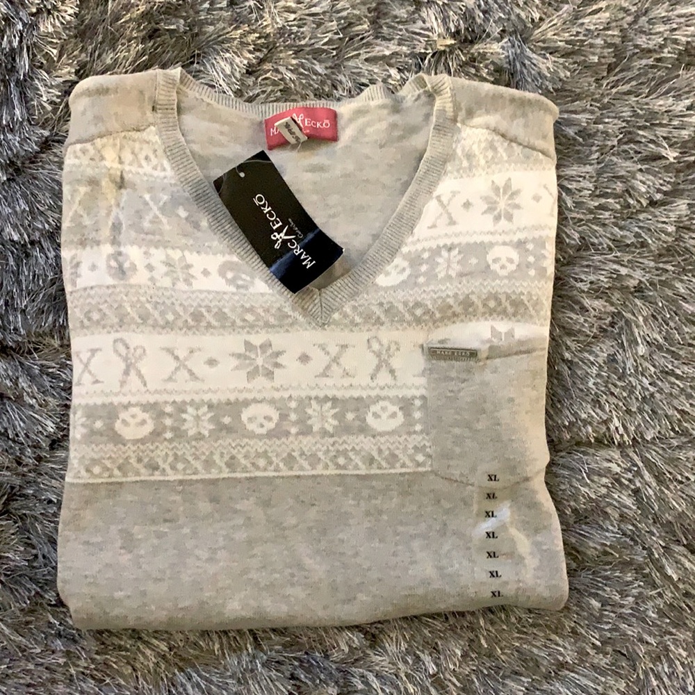 Sweater V-neck bran new